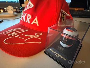 Casco e berretto Michael Schumacher - Ferrari 1997