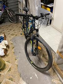 Bicicletta Rockrider 520