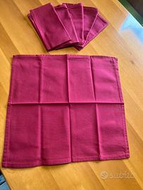 Tovaglioli in stoffa bordeaux