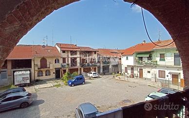 DUE LOCALI