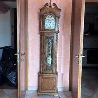 Orologio a pendolo a colonna