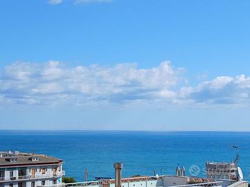 Attico con vista mare