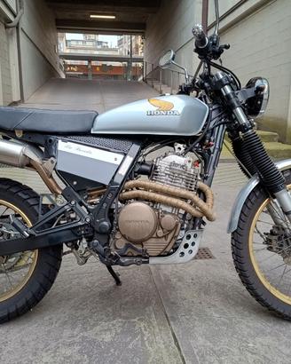 HONDA Dominartor Scrambler