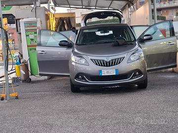 ypsilon hybrid 2022