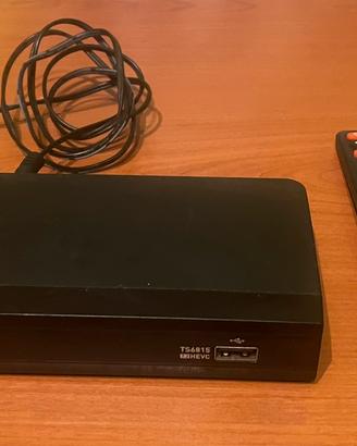Decoder Digitale Terrestre DVB-T2 e telecomando Tv