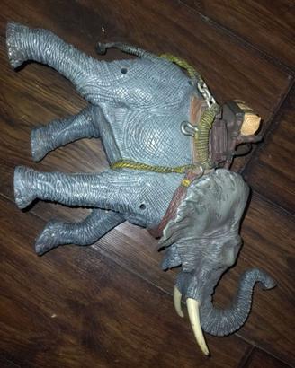 elefante giocattolo