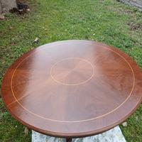 Tavolo rotondo in legno massello