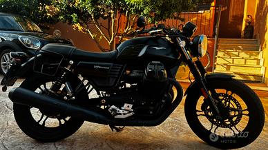 Moto guzzi V7 III stone