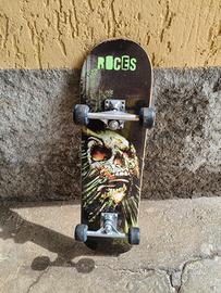Skateboard ROCES Completo con Grafica Teschio