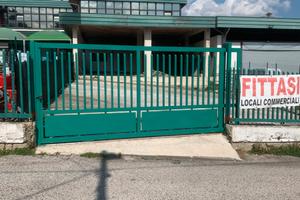 Locali commerciali su strada provinciale