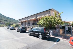 Piano terra con cortile vicino alla spiaggia