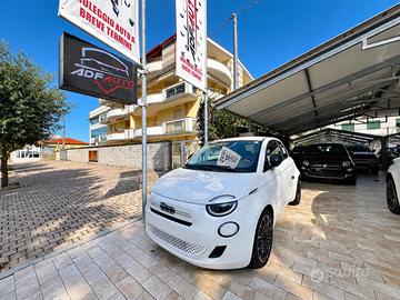 Fiat 500 Berlina Hybrid Icon