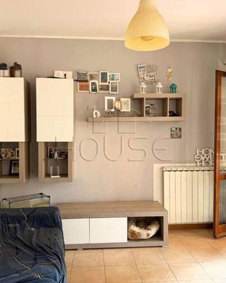 Appartamento di 70 m² con 3 locali e box auto a Um