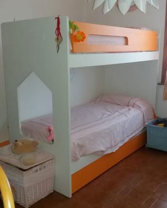 Cameretta a soppalco,  letto a castello 3 letti