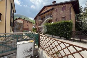 4 LOCALI A ROCCA DI MEZZO