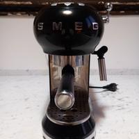 Macchina caffe Smeg 50 stile nero lucido