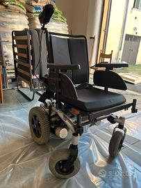 Sedia a rotelle elettrica INVACARE