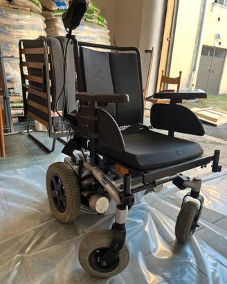 Sedia a rotelle elettrica INVACARE