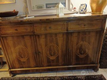 Pregiata credenza in noce del 1800