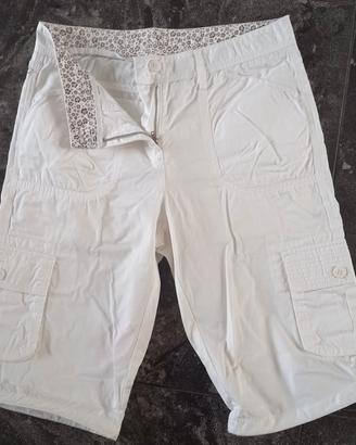 pantaloni bermuda