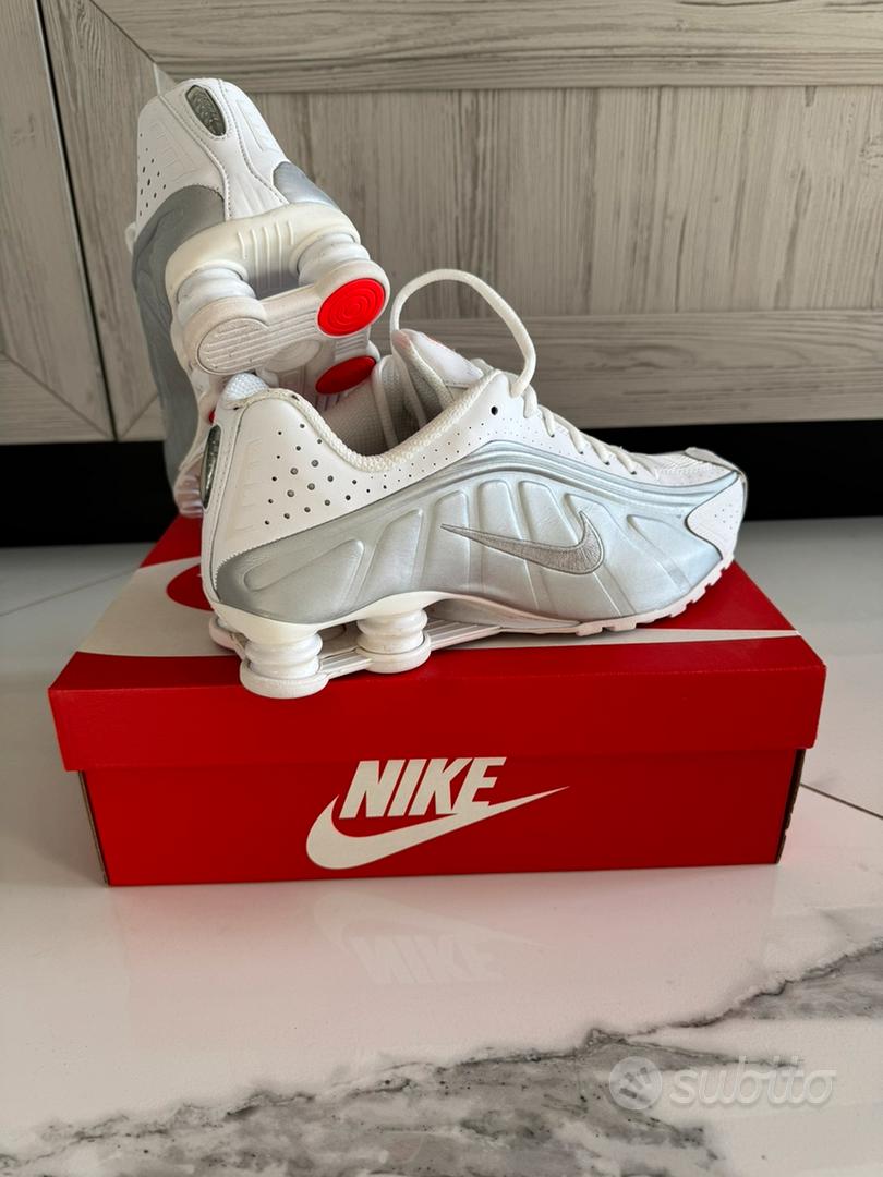 Scarpe Nike Shox R4 Tg. 44 Bianco Argento Abbigliamento e Accessori In vendita a Torino