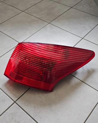 Faro posteriore destro Peugeot 407 SW (2004)
