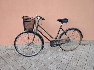 Bicicletta da 26 nera olimpia meccanica perfetta