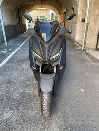 X-max 300 abs