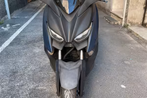 X-max 300 abs