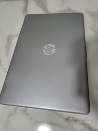 Laptop HP Ryzen 7 5700u schermo IPS FHD 1920x1080