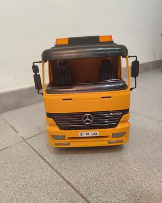 Camion Bruder