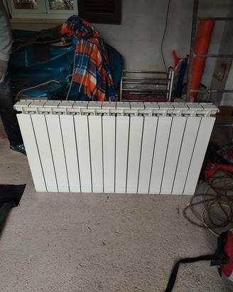 radiatore 14 elementi in alluminio 7€ a elemento