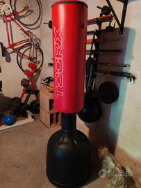 Sacco boxe da terra con base Toorx