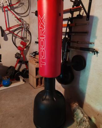 Sacco boxe da terra con base Toorx