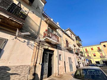 2 LOCALI A NAPOLI