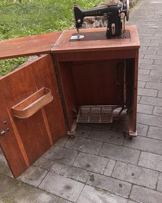 Singer vintage con mobile