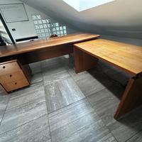 Scrivania da ufficio o studio