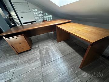 Scrivania da ufficio o studio
