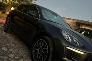 PORSCHE MACAN S 2016