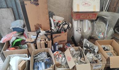 Stock ricambi per moto e scooter