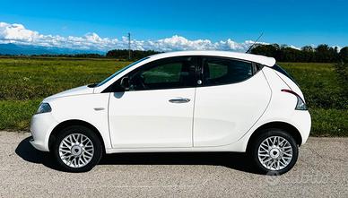 Ypsilon 900 Twin Air Eco Chic 2013