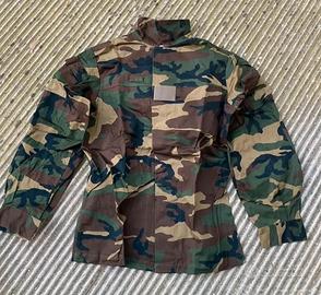 Giacca e pantalone mimetico