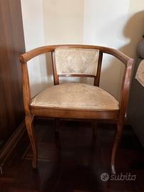 Sedia antica imbottita