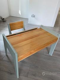 tavolo in legno con sedia