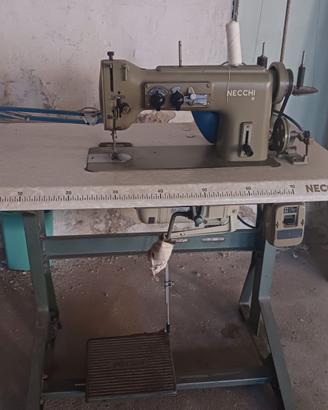 Macchina da cucire Necchi