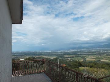 Villetta semindipendente con terreno