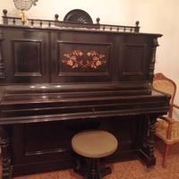 Pianoforte verticale antico 