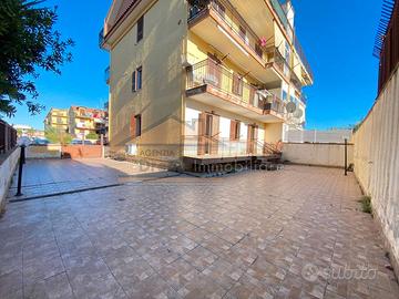 Appartamento con terrazzo Via Consolare Campana