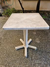 Tavolino da giardino