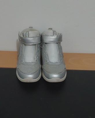 scarpe primigi EU 30 con lucine